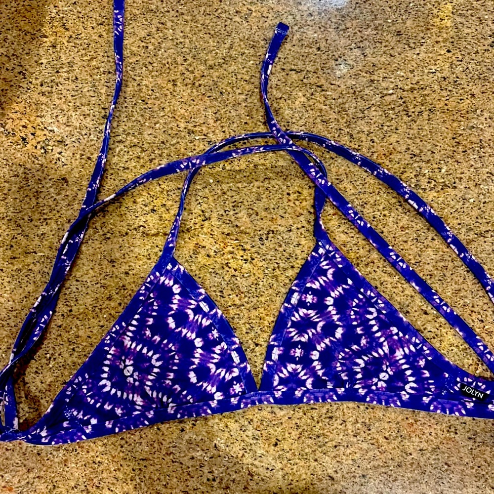 Jolts purple triangle top